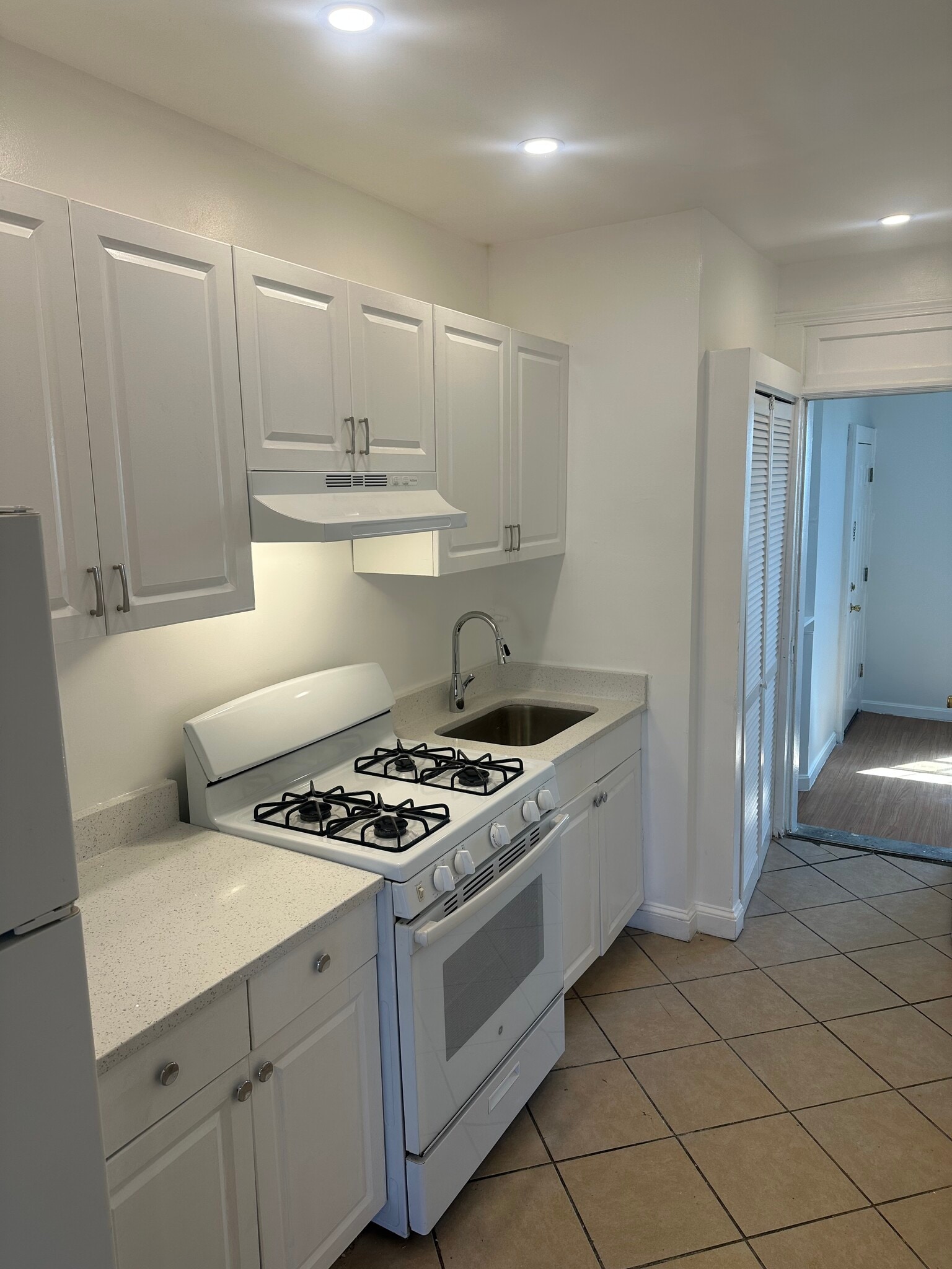 Building Photo - 1357 Adams St NE