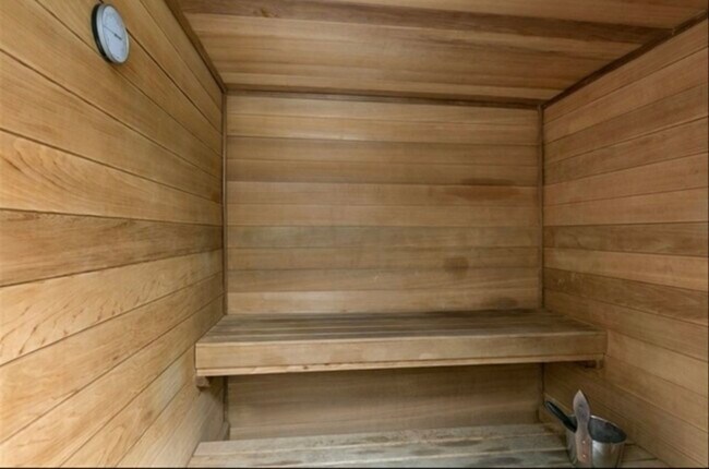 Building Photo - 545 N Dearborn St