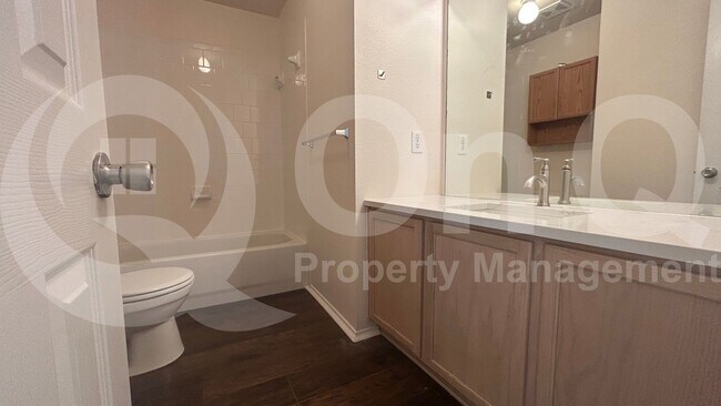 Building Photo - 3003 Elderberry Dr