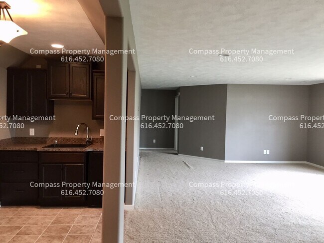 Building Photo - COMING SOON! 5 Bed 3.5 Bath Home in Hudson...