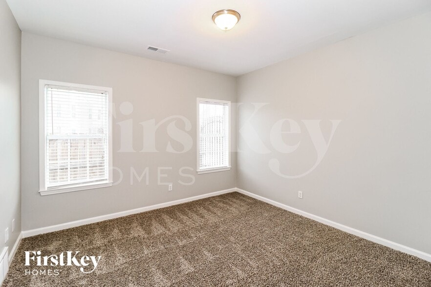 Building Photo - 1651 S Frence Creek Cove