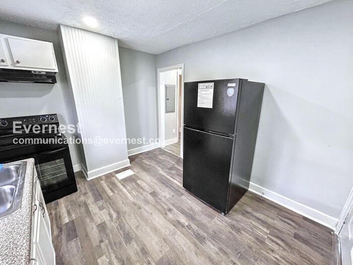 Building Photo - 2175 Pansy St NW