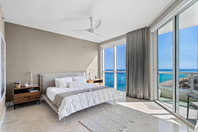 Building Photo - 101 S Fort Lauderdale Beach Blvd