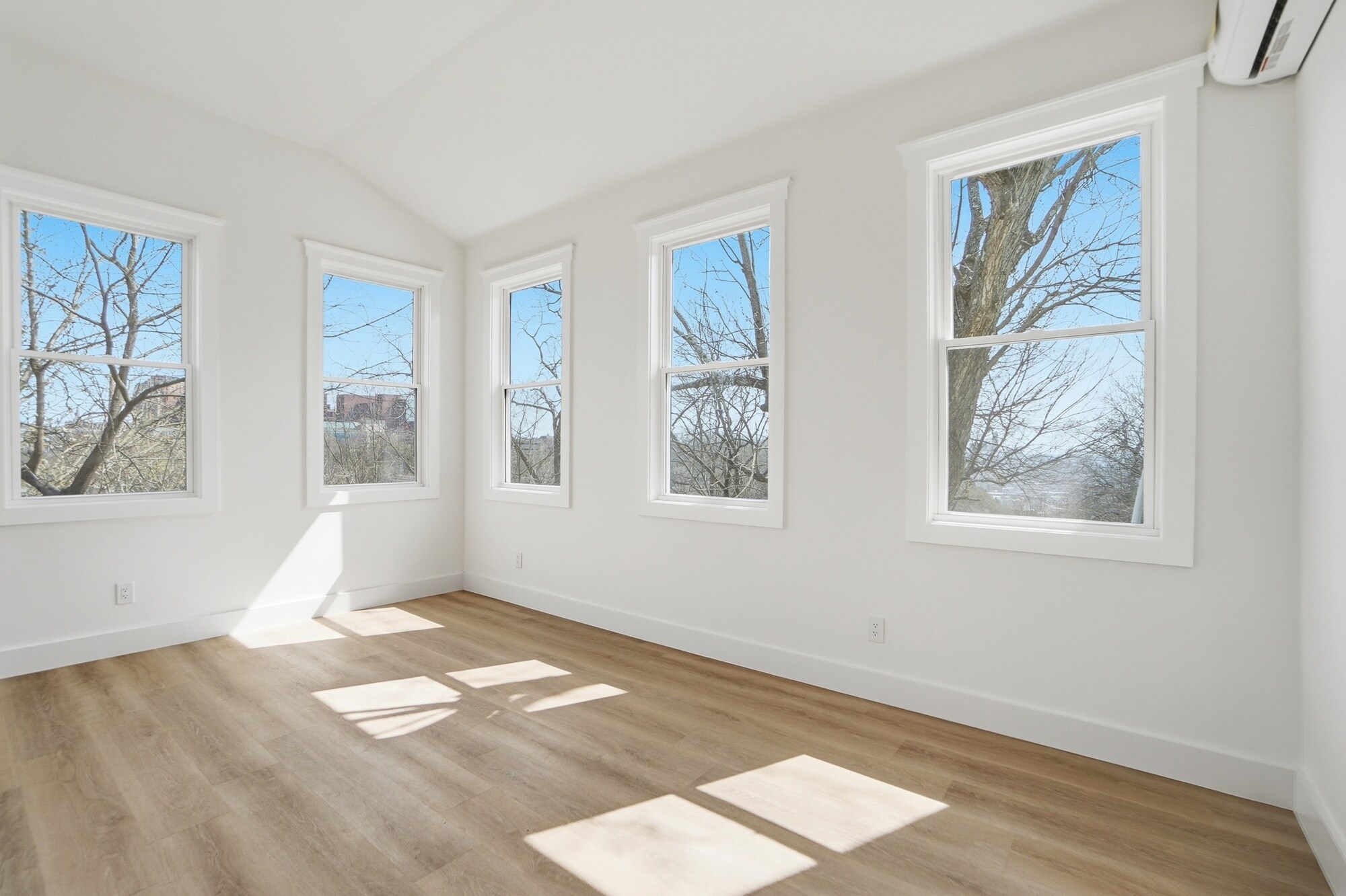 Building Photo - 2210 Eureka Ter