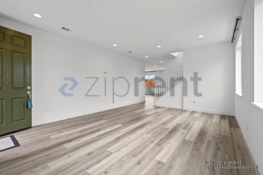 Building Photo - 4776 Opus Cir