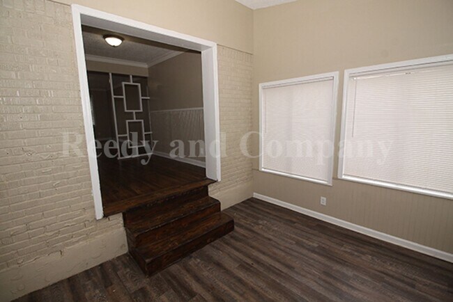 Building Photo - 1023 Waring Rd