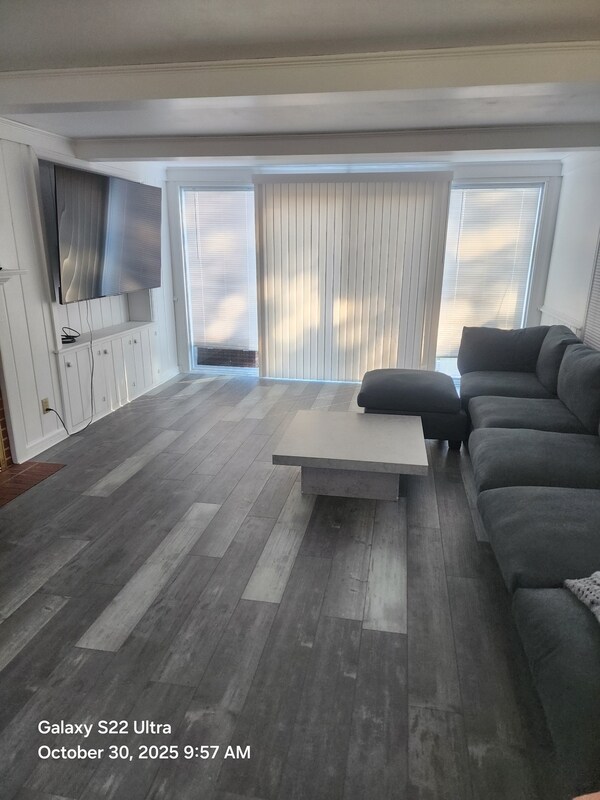 Building Photo - 3409 S 10th St