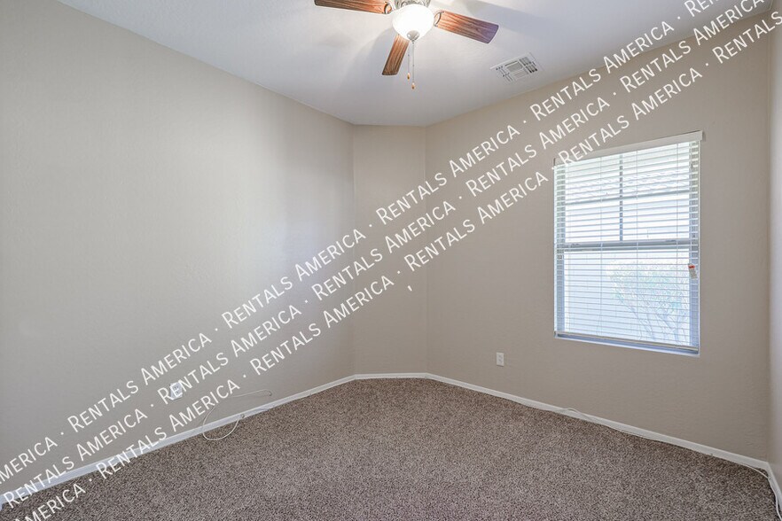 Building Photo - 17033 W Sonora St