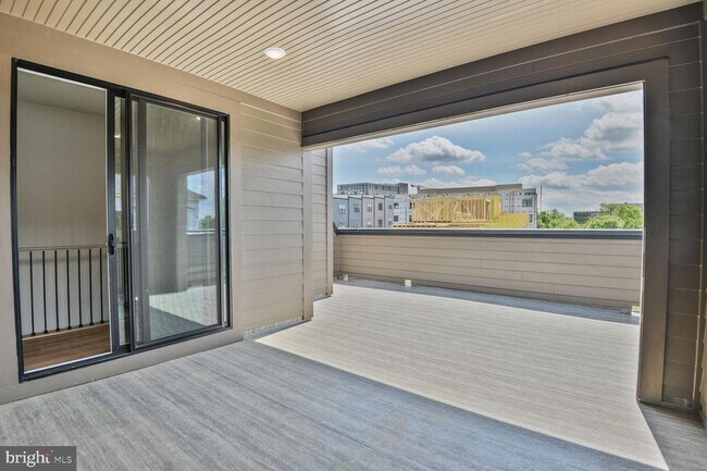 Building Photo - 5933 Stonehenge Pl