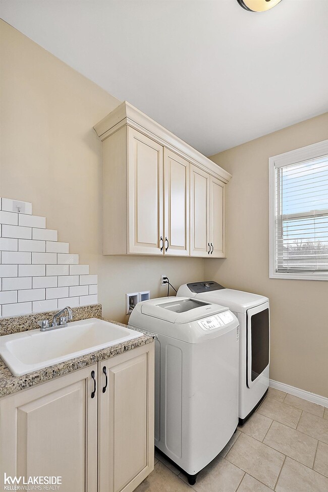 Building Photo - 46267 Terrace Dr