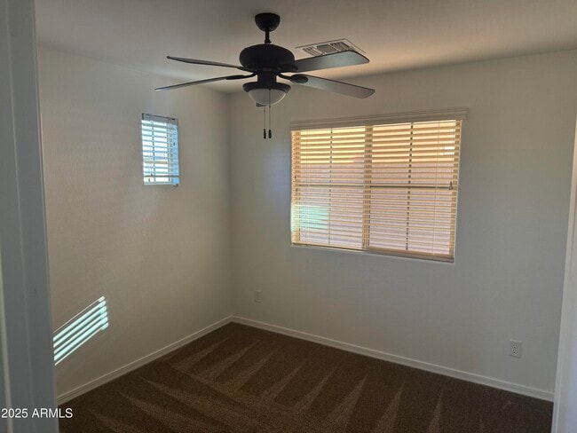 Building Photo - 3670 E Zachary Dr