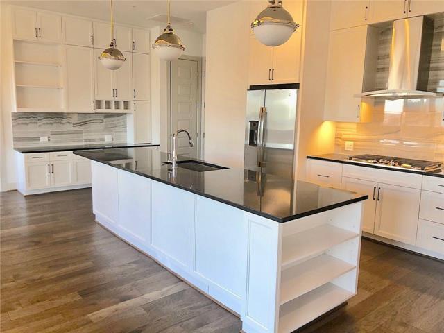 Building Photo - 2323 N Akard St