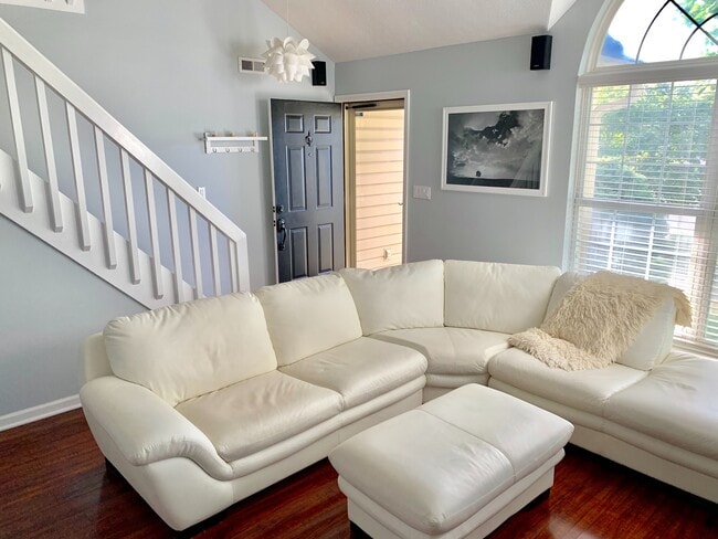 Building Photo - Welcome Home Rent Ready!