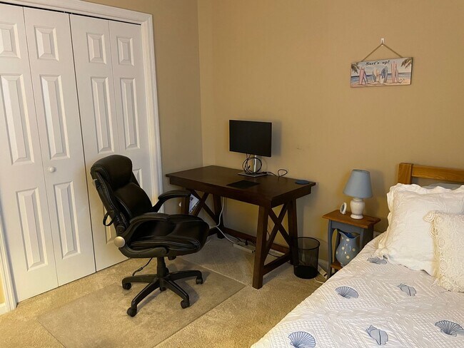 Building Photo - Fully Furnished House In Sandpiper Bay-
