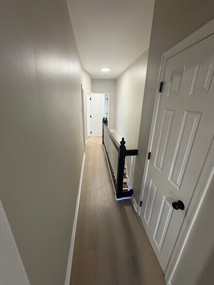 Building Photo - 5544 W Jefferson St