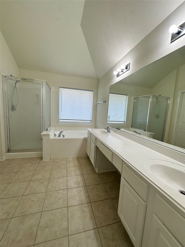 Building Photo - 15102 Millers Run Ln