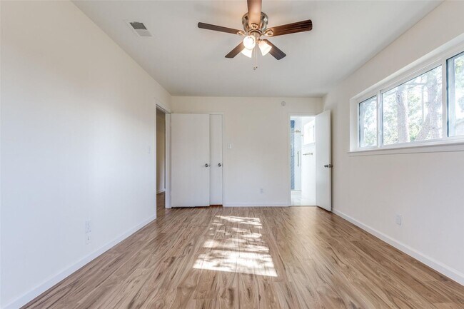 Building Photo - Spring Branch Stunner – Light, Bright & Ju...