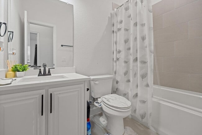 Building Photo - 8508 White Rock Ln