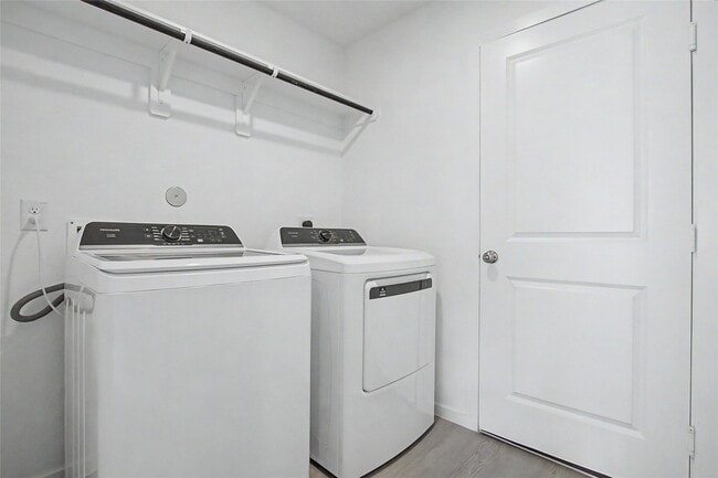 Building Photo - 6323 Geyser Starish Dr