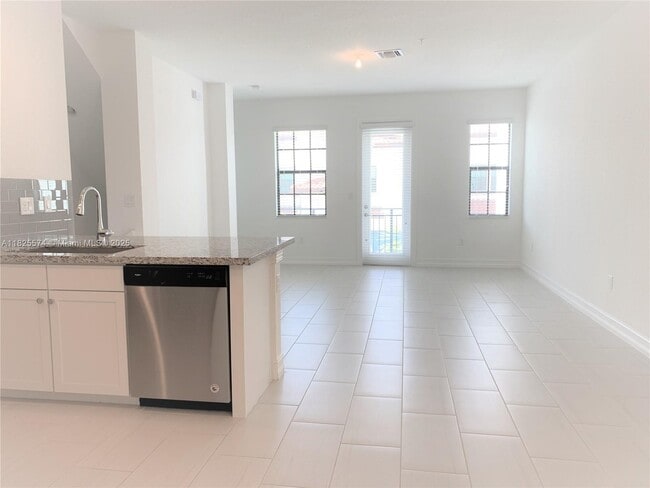Building Photo - 11717 SW 13th Ct