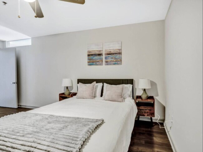 Building Photo - 1555 Elm St