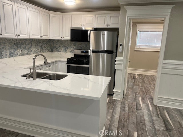 Building Photo - 22059 Newport Ave