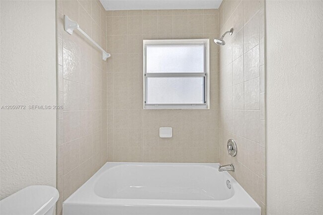 Building Photo - 1681 SE 30th St