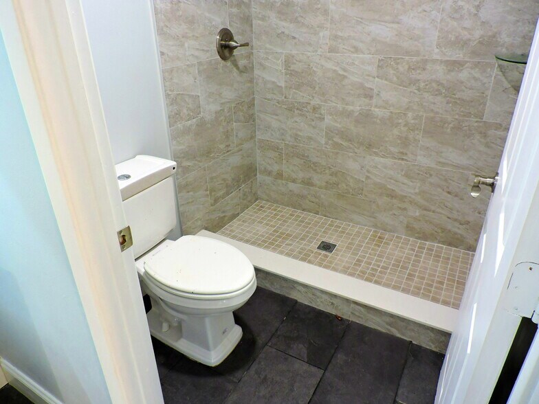 Building Photo - 6198 Riverwalk Ln