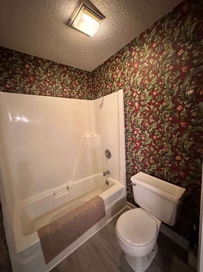 Building Photo - Exclusively Offered By Muse Realty Rentals...
