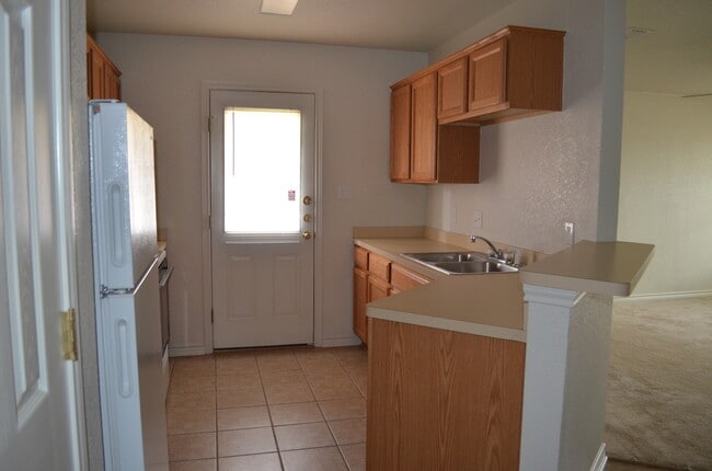 Building Photo - 326 N 10th St