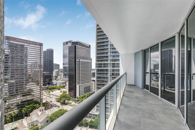 Building Photo - 475 Brickell Ave