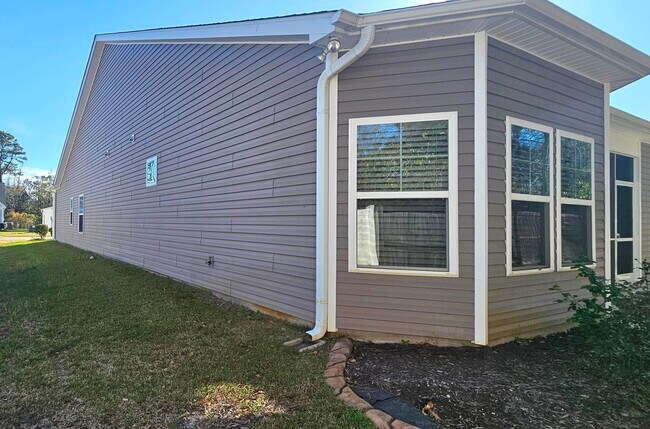 Building Photo - 440 Shaftesbury Ln