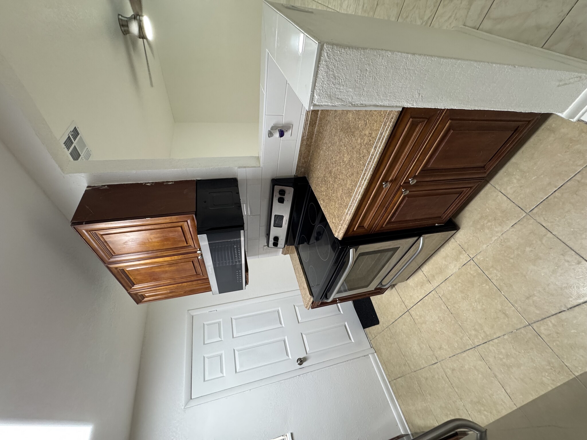 Building Photo - 2401 NW 2nd St