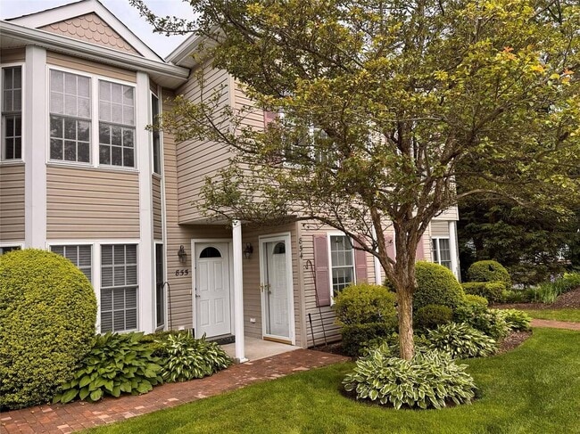 Building Photo - 854 Verona Dr