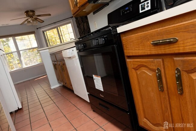 Building Photo - 2162 Ash Ct