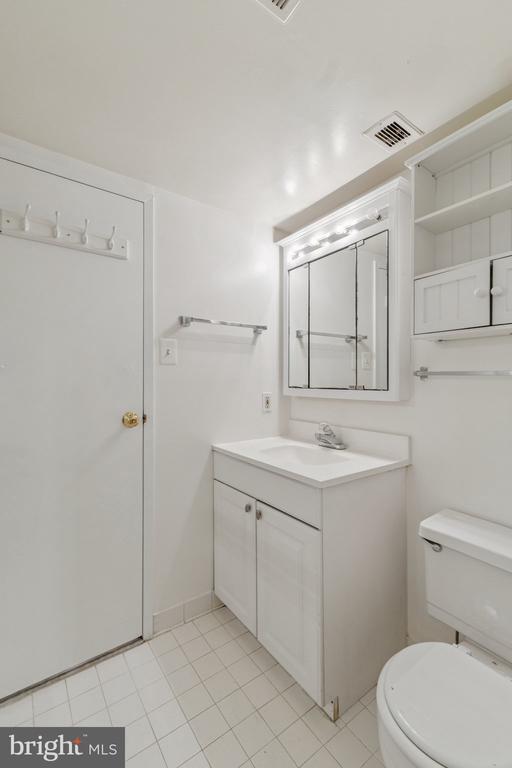 Building Photo - 2817 Jermantown Rd