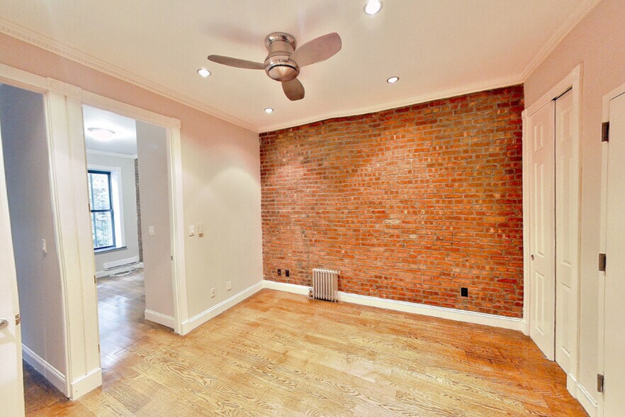 Building Photo - 9 W 103rd St