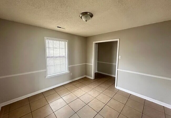 Building Photo - MOVE IN READY NOW!!’