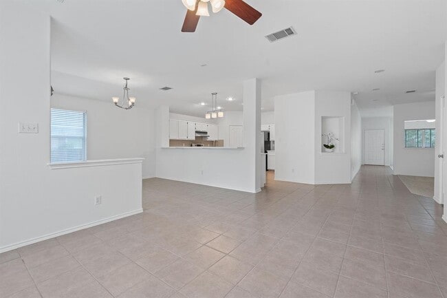 Building Photo - 909 Saba Cove