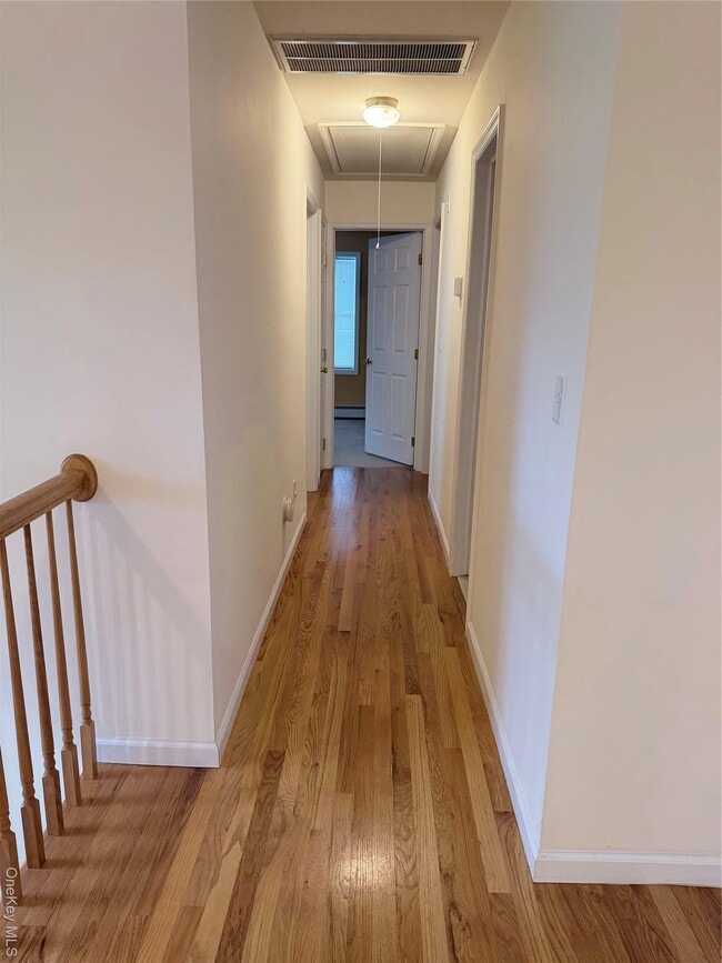 Building Photo - 1043 Roosa Gap Rd