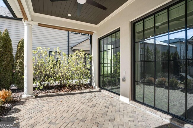 Building Photo - 160 4th St