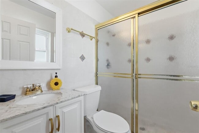 Building Photo - 2227 Montclair Dr