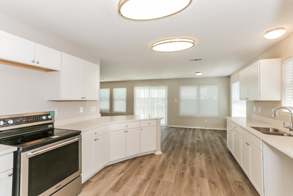 Building Photo - 8132 Fox Chase Dr