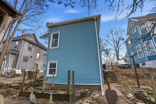 Building Photo - 1032 Kirkwood Blvd