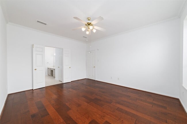 Building Photo - 8030 Loyel Pointe Dr