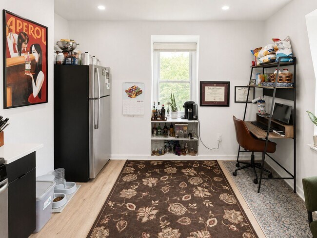Building Photo - Renovated 2 Bedroom Apartment in Squirrel Hill, Philadelphia, PA | In-Unit Laundry, Central Air &...
