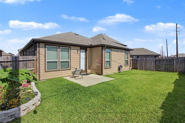 Building Photo - 7219 Escondido Dr