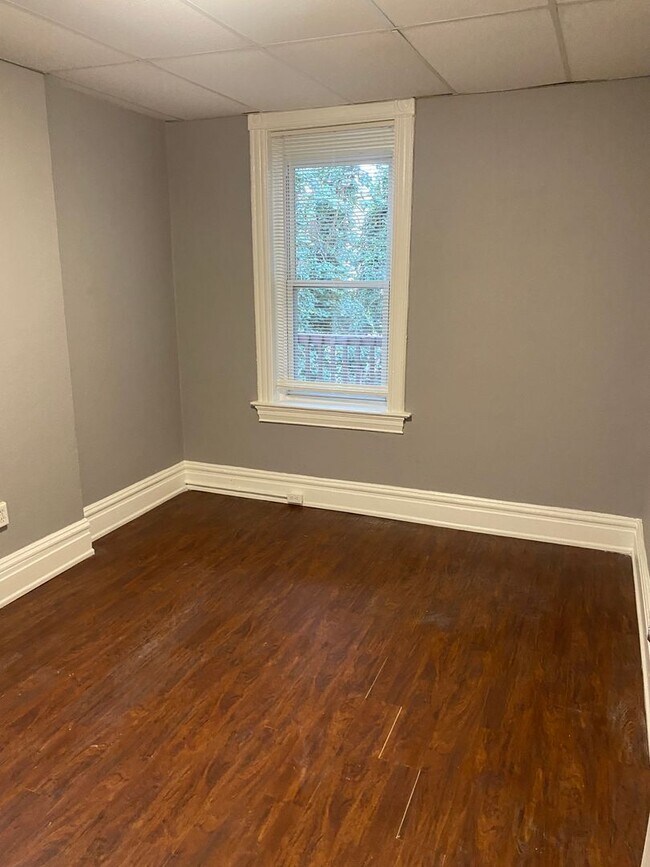 Building Photo - 4238 Botanical Ave