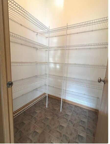 Building Photo - 2251 Beresford Dr