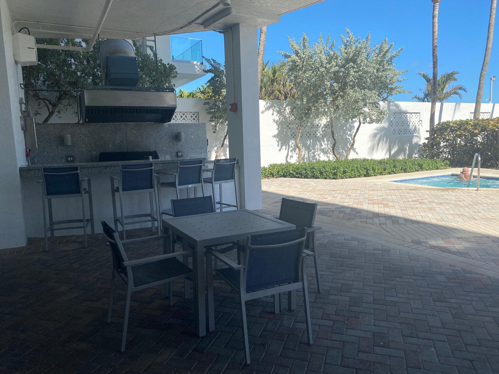 BBQ Area - 6515 Collins Ave